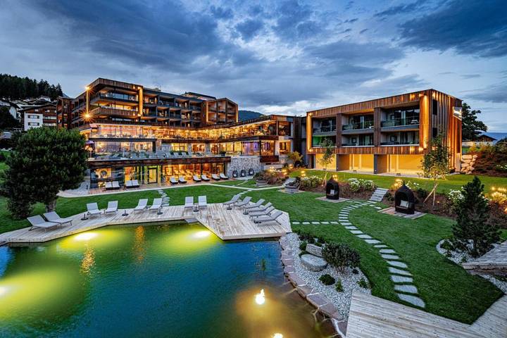 Appartamento per 4 persone, con giardino e piscina nonché sauna e panorama, con animali domestici a Maranza