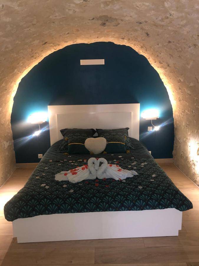 Appartement entier, Trog'Love: Balnéo détente dans une troglodyte in Tours, Région de Tours
