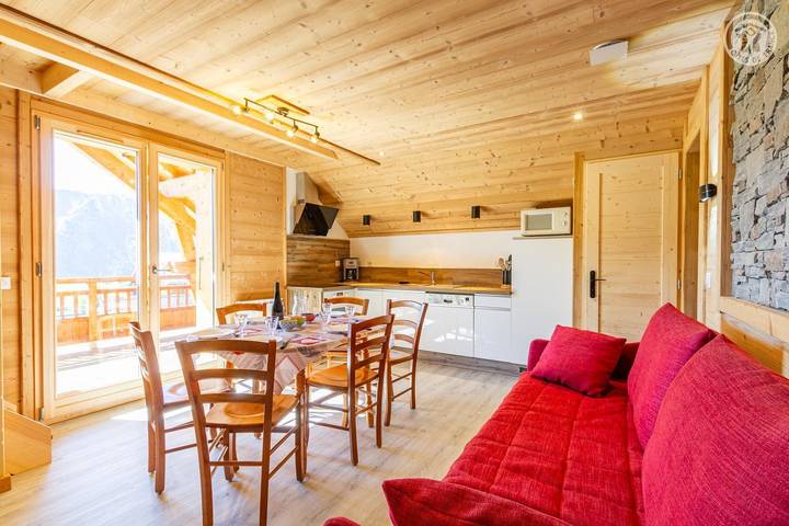Gîte pour 6 personnes, avec terrasse ainsi que jacuzzi et sauna, animaux acceptés dans Office De Tourisme Des Albiez - 2