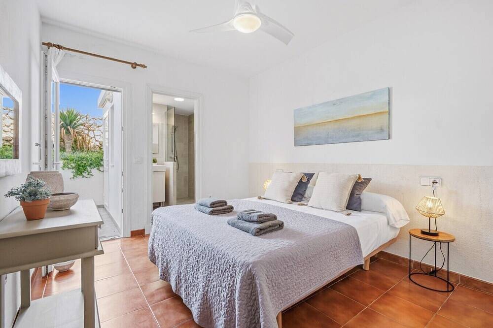 Ganze Wohnung, 3 Bedroom Apartment with great seaviews in Fornells, Es Mercadal