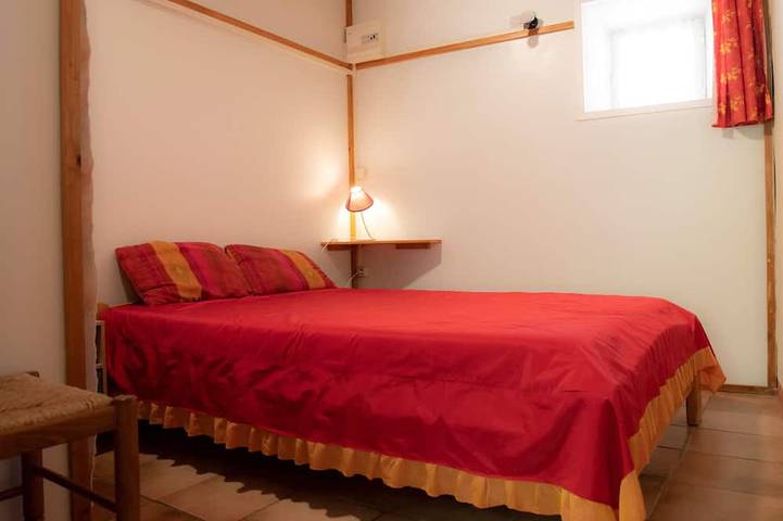 Gîte pour 4 personnes, avec terrasse et jardin ainsi que jacuzzi et piscine, animaux acceptés à Asperjoc - 2