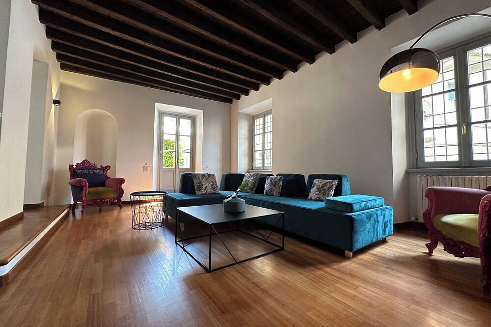 Villa Magnolia - With Garden in the Center of Como in Como, Lake Como