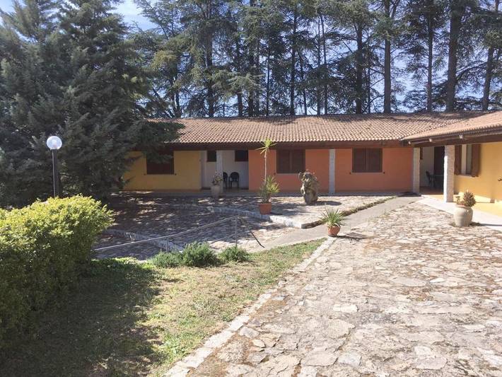 Agriturismo per 4 persone, con Terrazza e Giardino nonché Panorama in Provincia di Nuoro