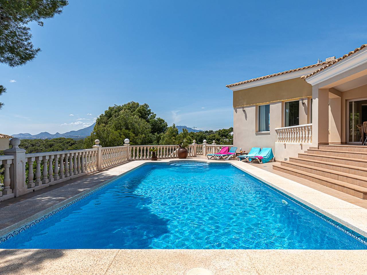 Villa spacieuse avec piscine privée, jardin, 4 ch, proche plage à Altea in Platja L'Olla, Altea