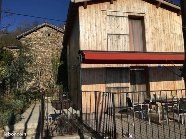 Gîte pour 10 personnes, avec vue ainsi que jardin et piscine à Jaujac - 2