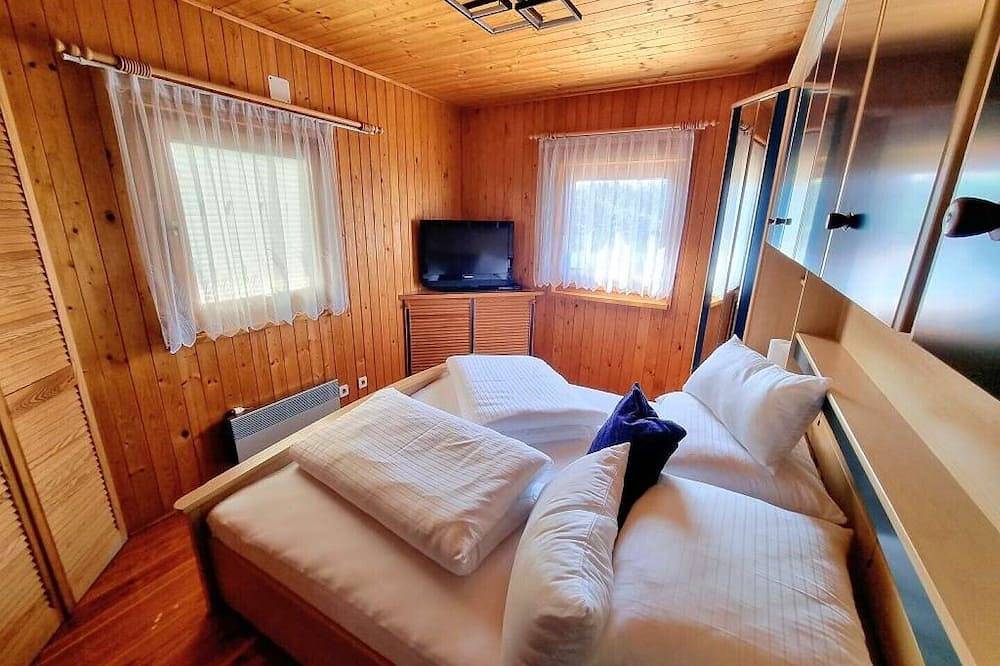 Exklusives Ferienhaus (Bungalow) am privaten Badesee bei Villach in Kärnten in St. Magdalen (Villach), Villach