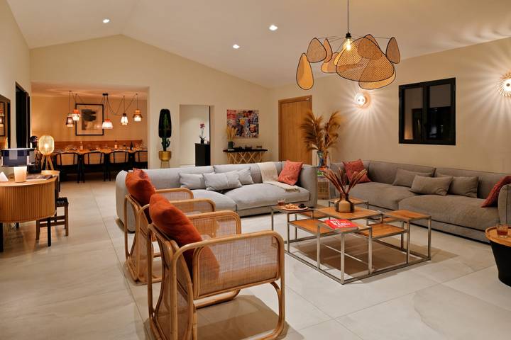 Villa pour 14 personnes, avec piscine ainsi que terrasse et jardin, adapté aux familles à Porto-Vecchio - 3