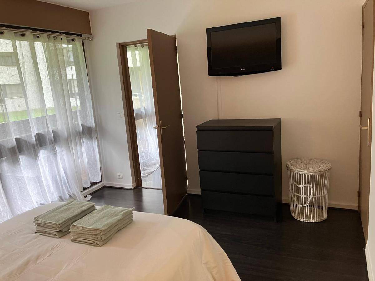 Appartement entier, Paraíso - Logement entier proche Paris tout équipé avec parking in Franconville, Val-d'Oise