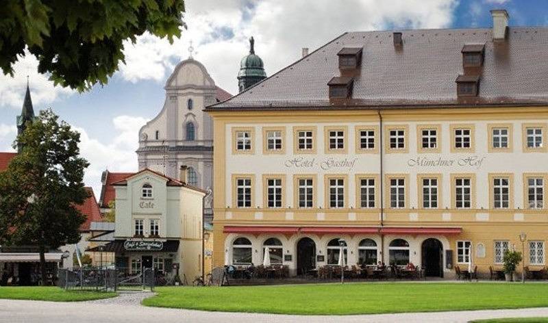 Hotel, mit Terrasse und Sauna in Altötting