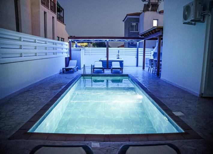 Vacation rental for 10 people, with Terrace and Garden as well as Pool and View in Ayia Napa