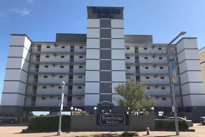 Hotel para 4 personas, con piscina y balcón - 1