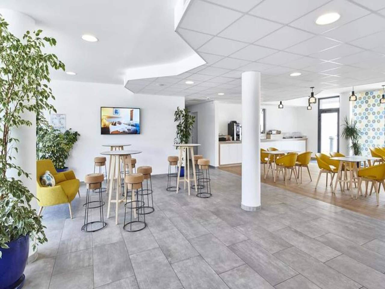 Appartement entier, Maison Bord Lac Forêt Ruisseau in Jonzac, Région de Jonzac
