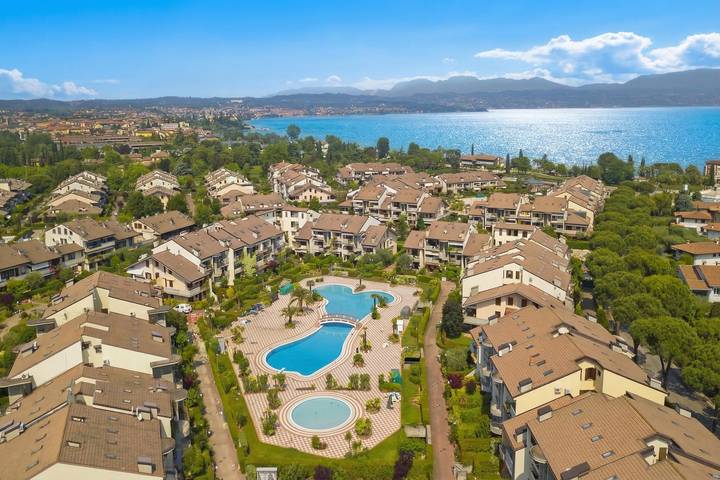 Ferienwohnung für 3 Personen, mit Balkon und Seeblick sowie Pool, mit Haustier in Desenzano del Garda - 2