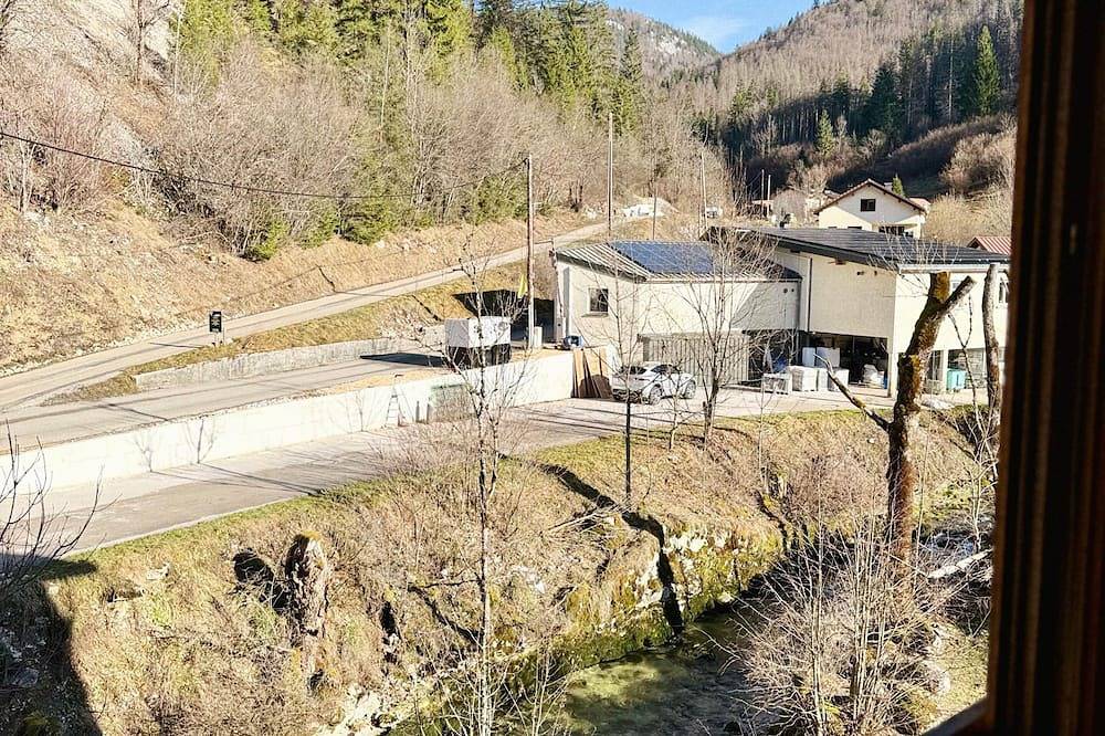 Ganze Wohnung, Lovely studio with mountain and river views in Prémanon, Regionaler Naturpark Hochjura