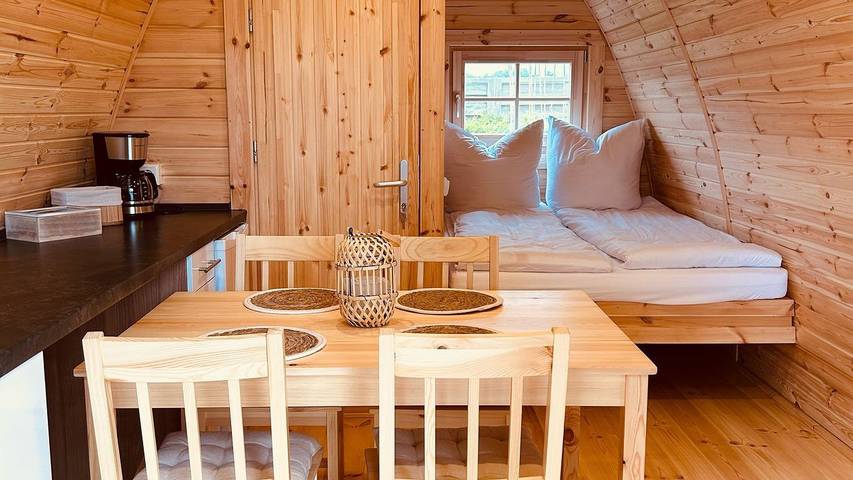 Ferienwohnung für 3 Personen, mit Terrasse und Pool in Hüde