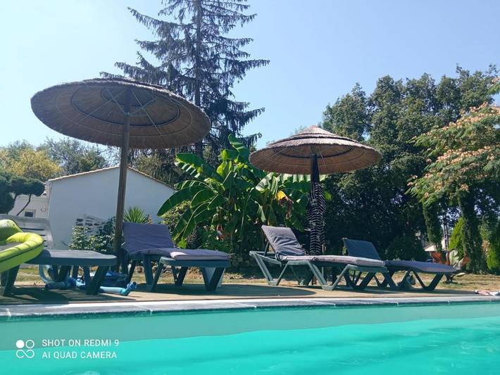 Location de vacances pour 2 personnes, avec jardin et piscine ainsi que terrasse et vue à Le Champ-Saint-Père - 2
