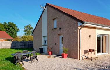 Location de vacances pour 4 personnes, avec terrasse et jardin à La Chapelle-Saint-Sauveur