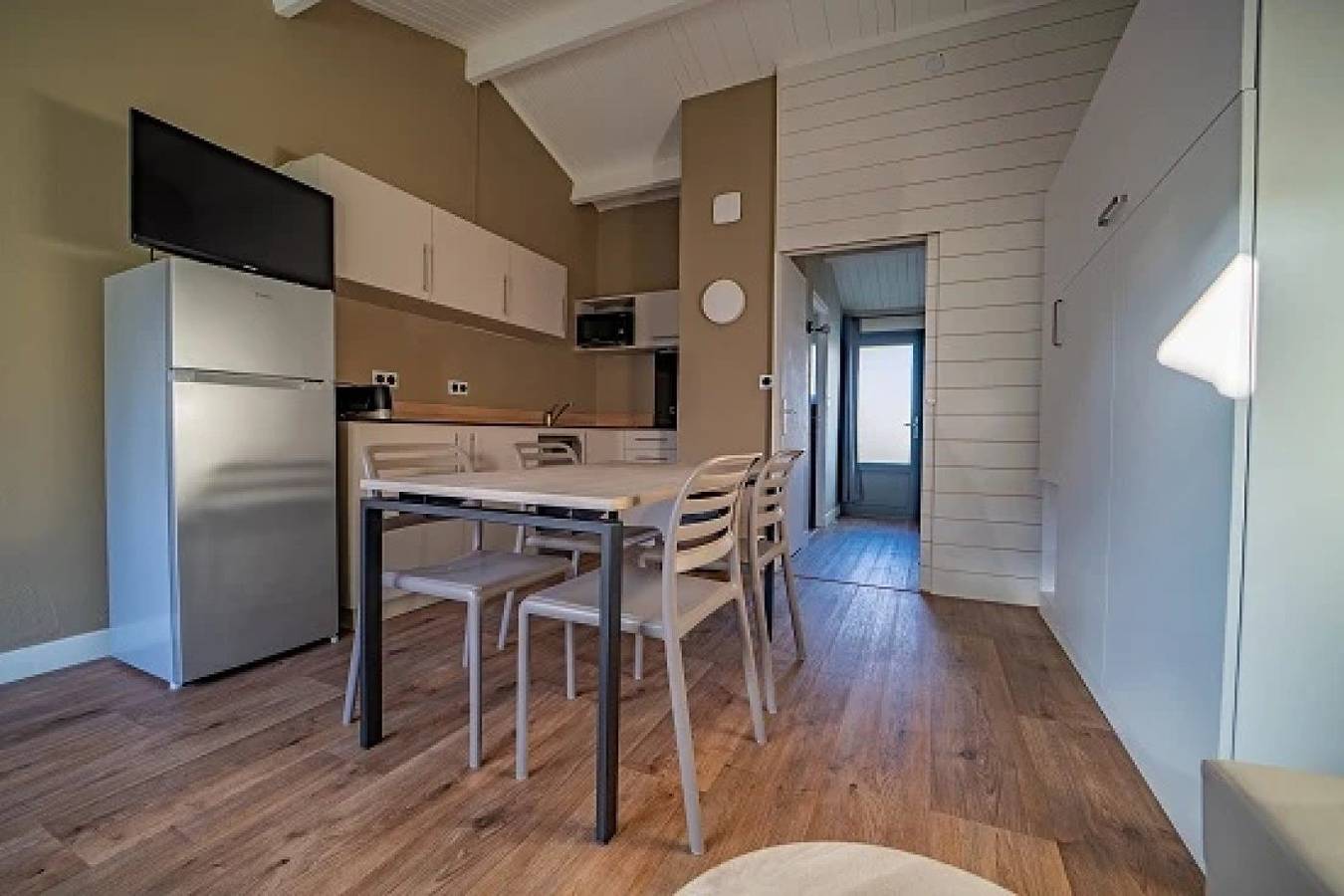 Appartement entier, Zecamping 5* familial 3km plage parc aquatique locatif Lv clim 28m2 in Château-d'Olonne, Les Sables-d'Olonne