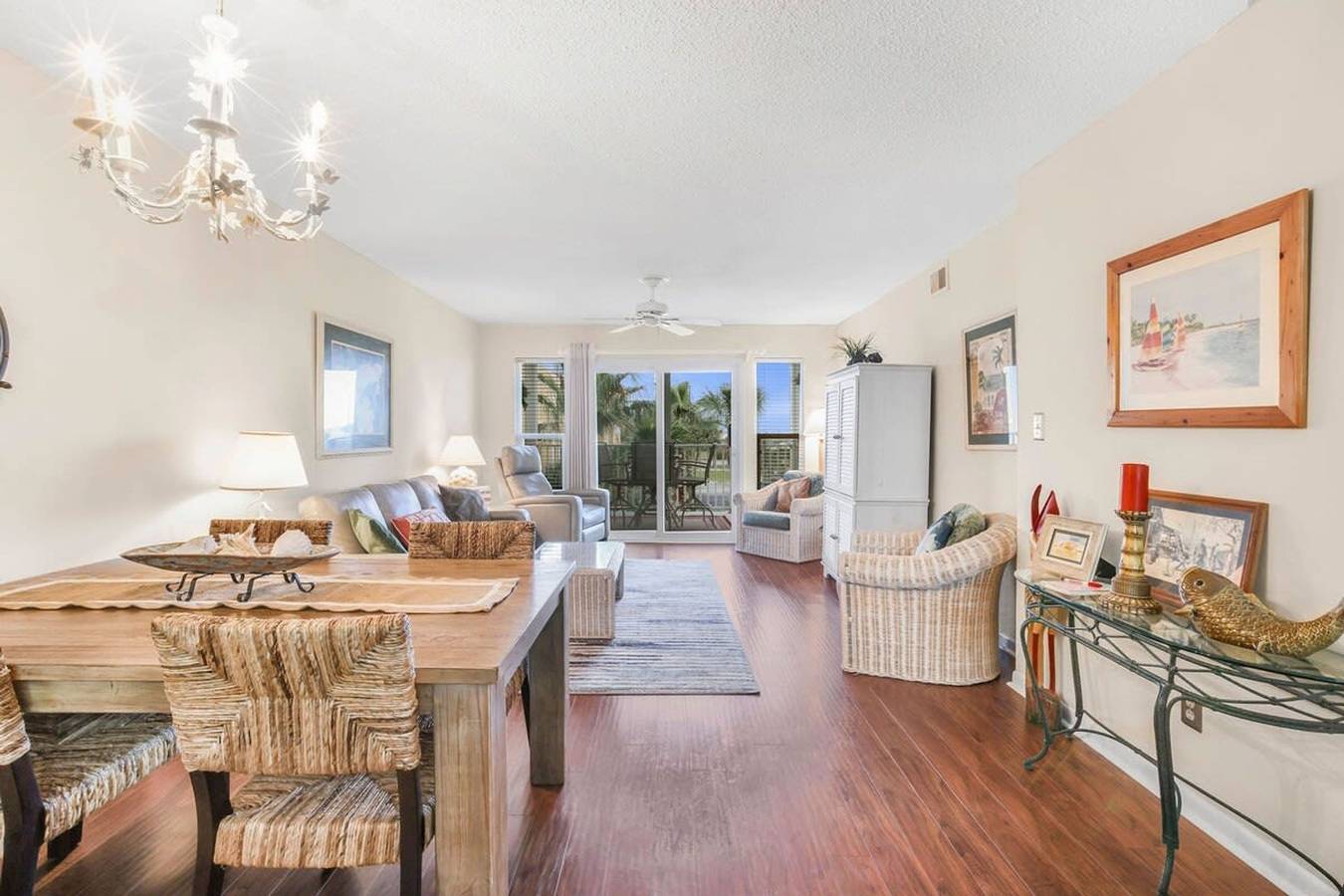 Entire apartment, Portside 204: Best of Beach & Bay in Orange Beach, Baldwin County