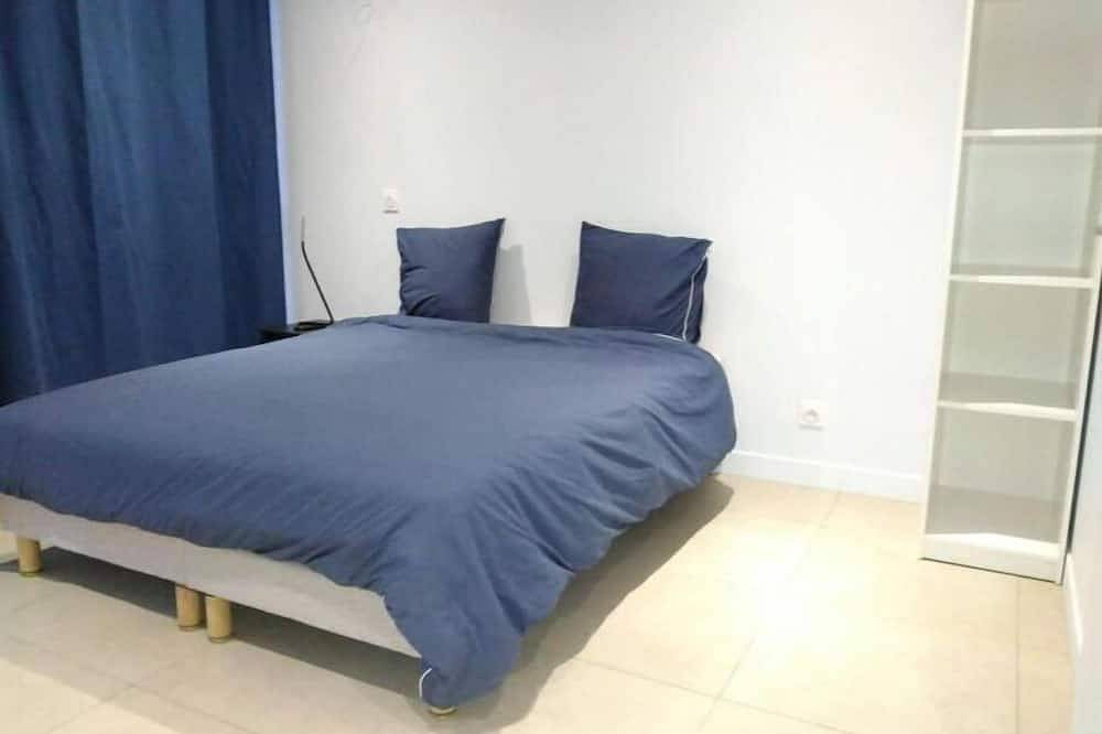 Entire apartment, Studio overlooking garden in Cachan, Val-de-Marne