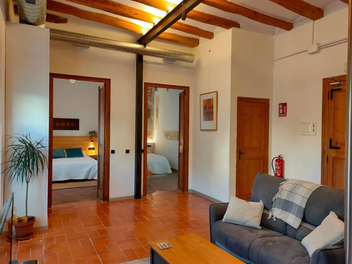Historic House 'Les Voltes III' with 5 Bedrooms, Private Rooftop & Vineyard Views in Barberà de la Conca, Tarragona Provins
