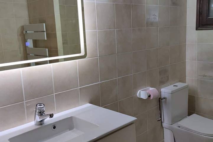 Gîte pour 4 personnes, avec piscine ainsi que terrasse et jardin à Sausset-les-Pins - 3