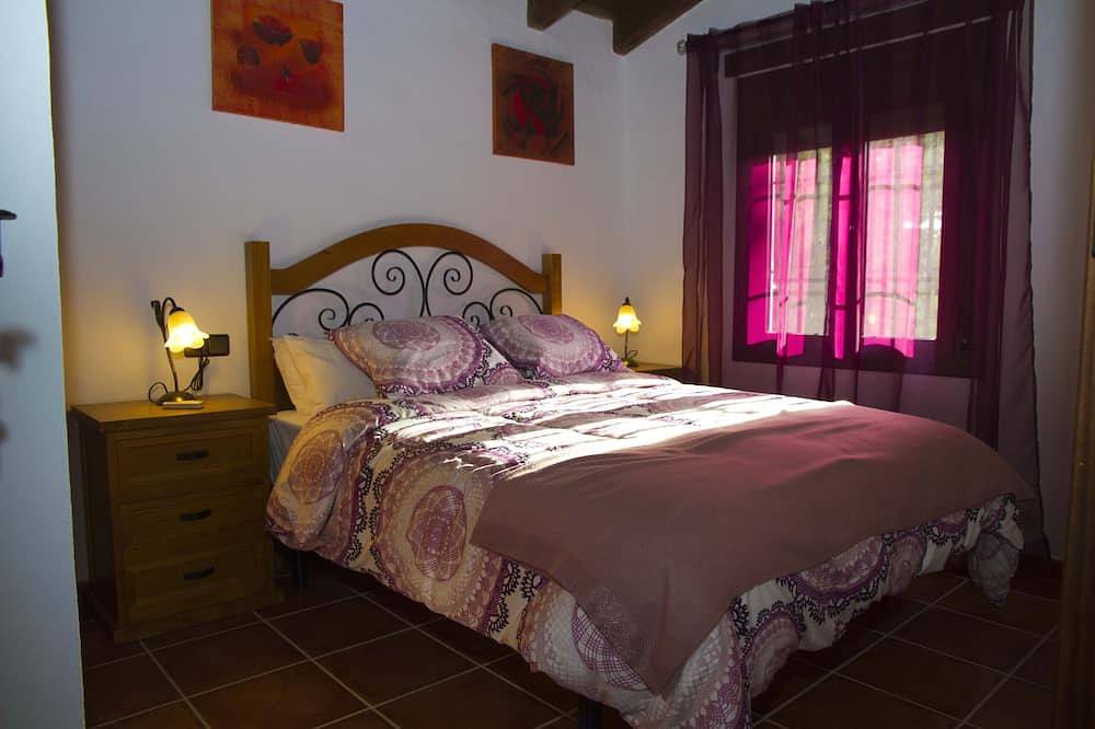 'La Pozailla' House And Gardens In Nature in Grazalema, White Villages