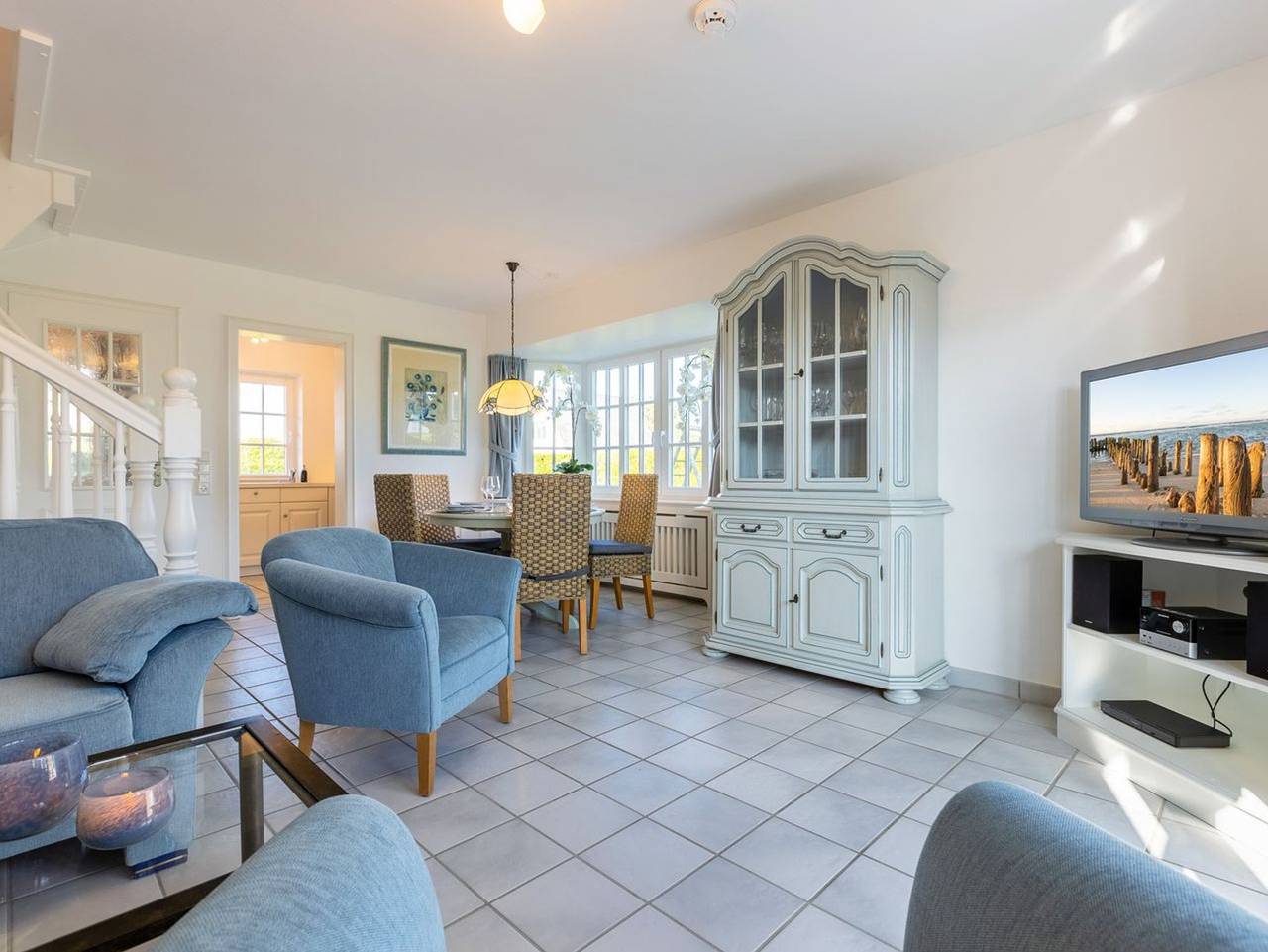 Ganze Ferienwohnung, Meeresbrise, App. 1 - Feines Wohnen mit viel Platz unter kuscheligem Reet in Bestlage. in Wenningstedt, Sylt