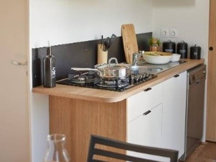 Camping Le Pinada - Mobilheim 4 personen - Premium - 2 Schlafzimmer mit Klimaanlage, Tv und Geschirrspüler - 31m² in Fabrezan, Mittelmeerküste (Frankreich)