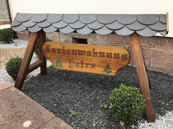 Ganze Ferienwohnung, Ferienwohnungen Petra - Fewo Eg, 85 m², Schlafz.,Wohnz,komb.Wohn-Schlafz.,Küche,Bad+Wc,Dusche in Frankenhain, Thüringer Kernland