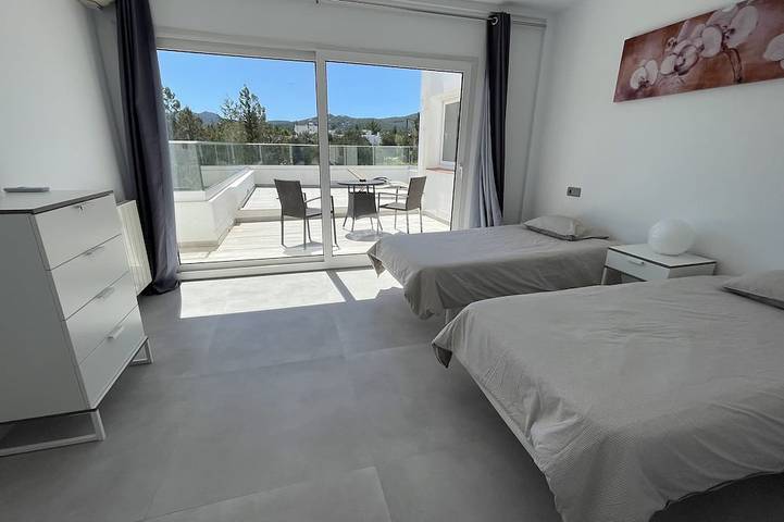 Villa moderna con piscina privata vicino a San Agustin e San Antonio in Sant Antoni de Portmany, Ibiza occidentale