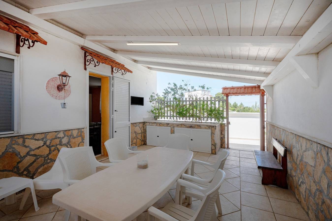 Ganze Wohnung, Apartment „Villa Burdi“ mit Meerblick, privater Terrasse und Klimaanlage in Capitolo, Monopoli