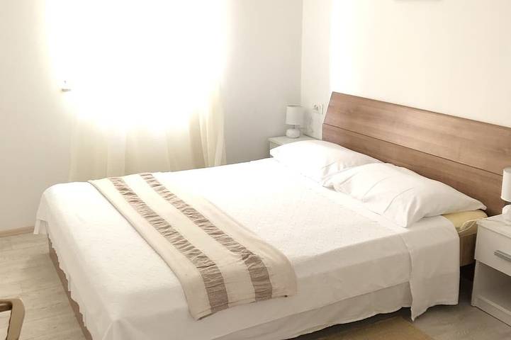 Ganze Wohnung, 2-Zimmer-Ferienwohnung am Strand Kozarica, Mljet in Mljet