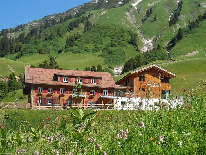 Ferienwohnung für 3 Personen, mit Terrasse und Garten sowie Ausblick im Bregenzerwald