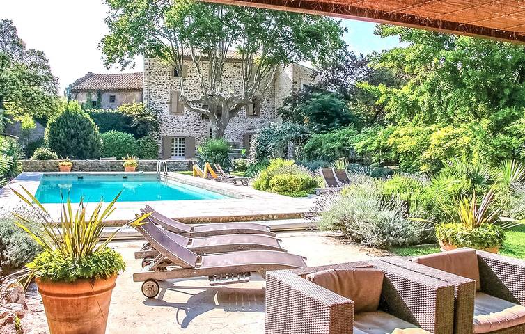 Location de vacances pour 2 personnes, avec terrasse ainsi que jardin et piscine à Thézan-des-Corbières - 3