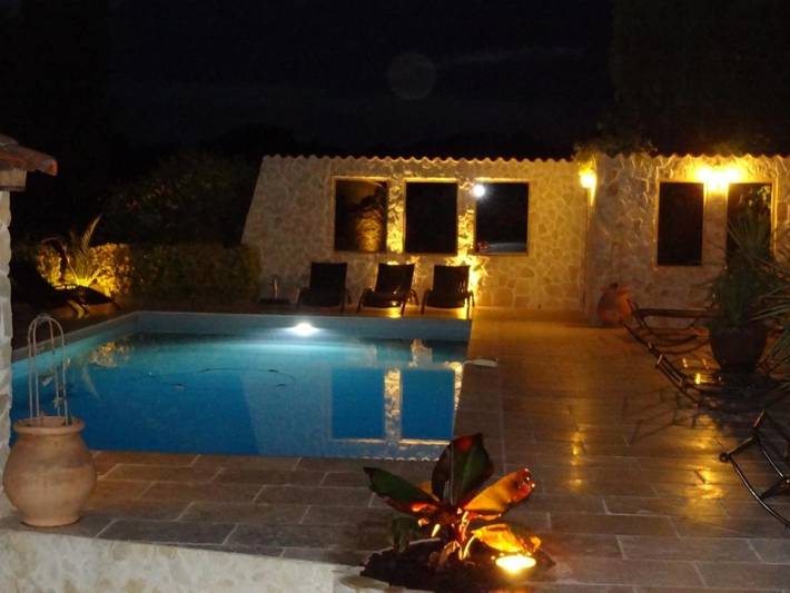 Chambre d’hôte pour 2 personnes, avec Terrasse ainsi que Jardin et Piscine à Six-Fours-les-Plages