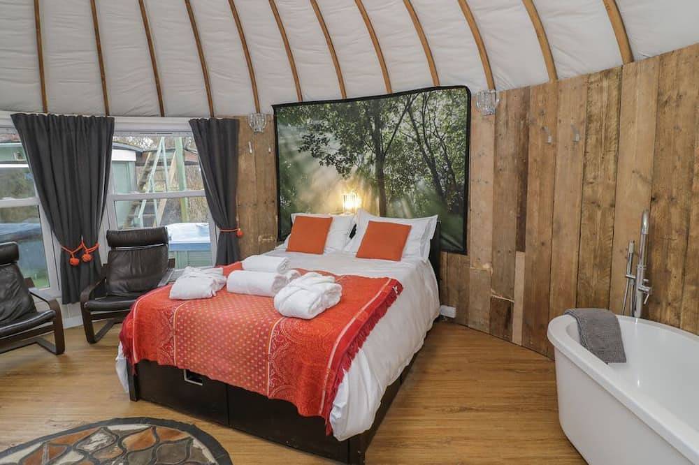 Lakeview Yurt, Beckford in Beckford, Worcestershire