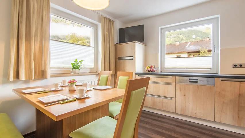 Location de vacances pour 14 personnes, avec jardin à Zell am Ziller - 3