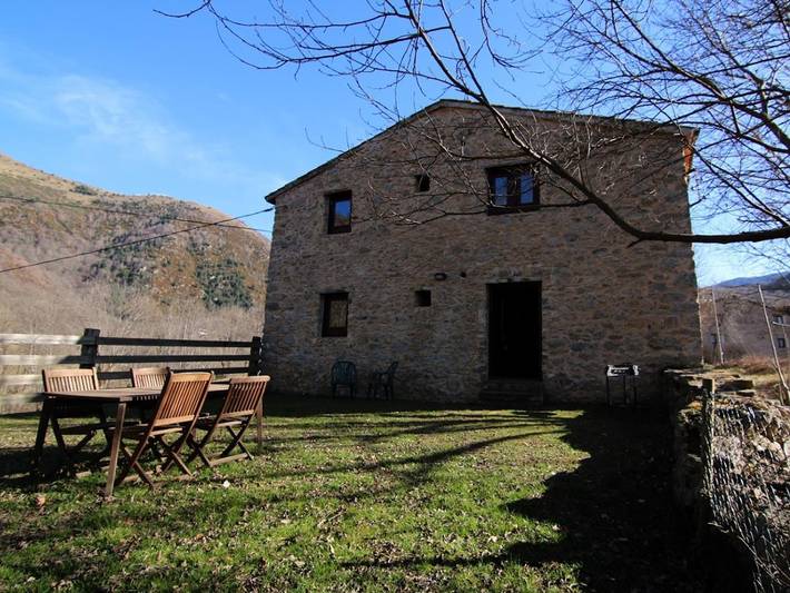 Casa rural para 5 personas, con Terraza y Jardín en Pirineo Catalan