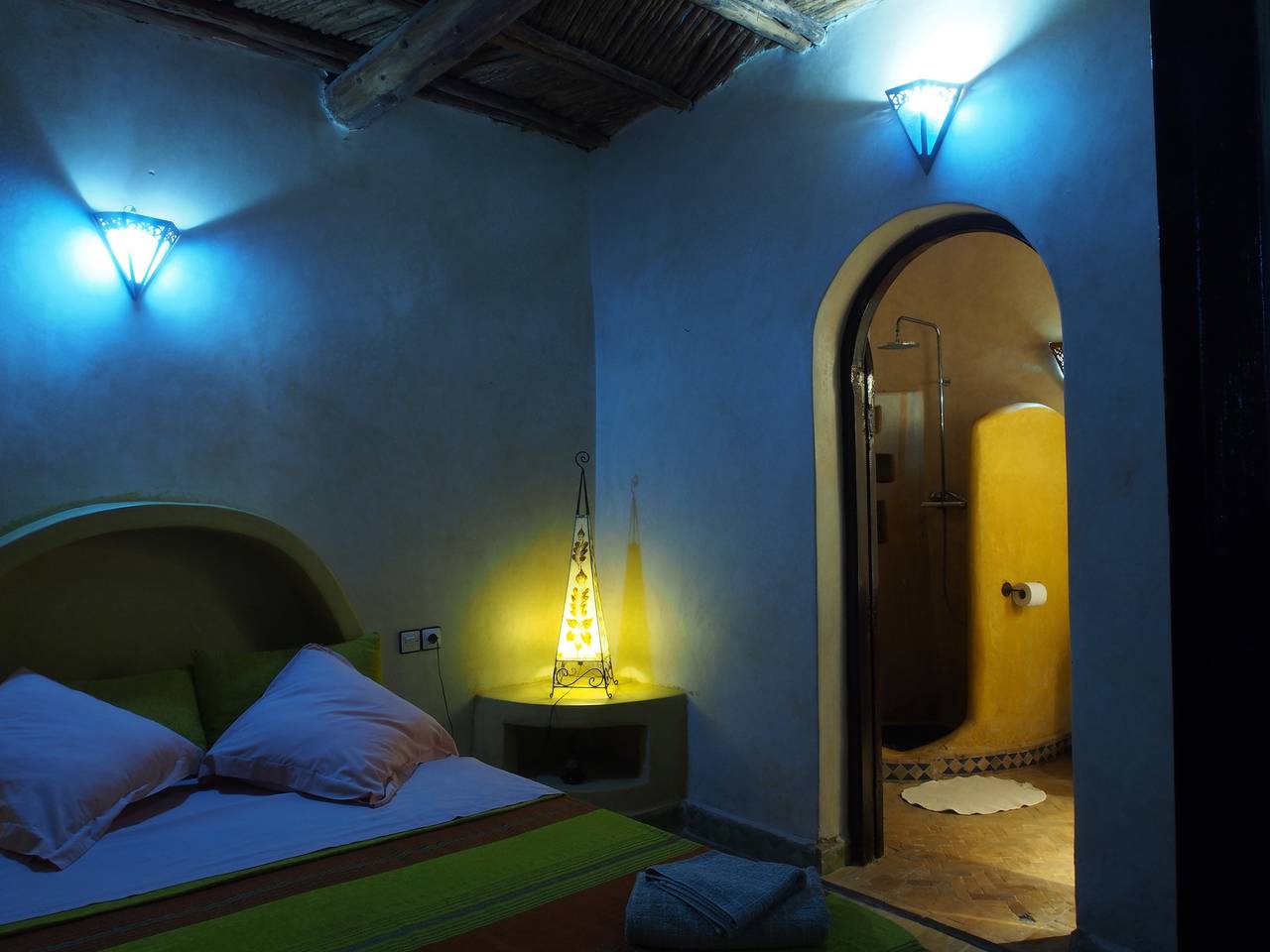 4 couchages, clim, chauffage, télé, frigo, piscine, petit dejeuner inclus in Marrakech-Safi
