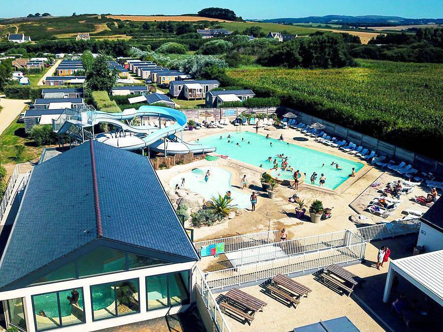 Camping La Plage de Treguer   - Mobilhome 6 personnes - 2 Chambres in Plonévez-Porzay, Région de Châteaulin