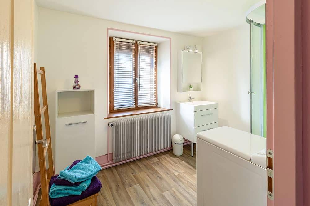 Entire apartment, Gîte \"le Sotré\" 3 star apartment for 4 people in renovated farm in Bussang, Parc naturel régional des Ballons des Vosges