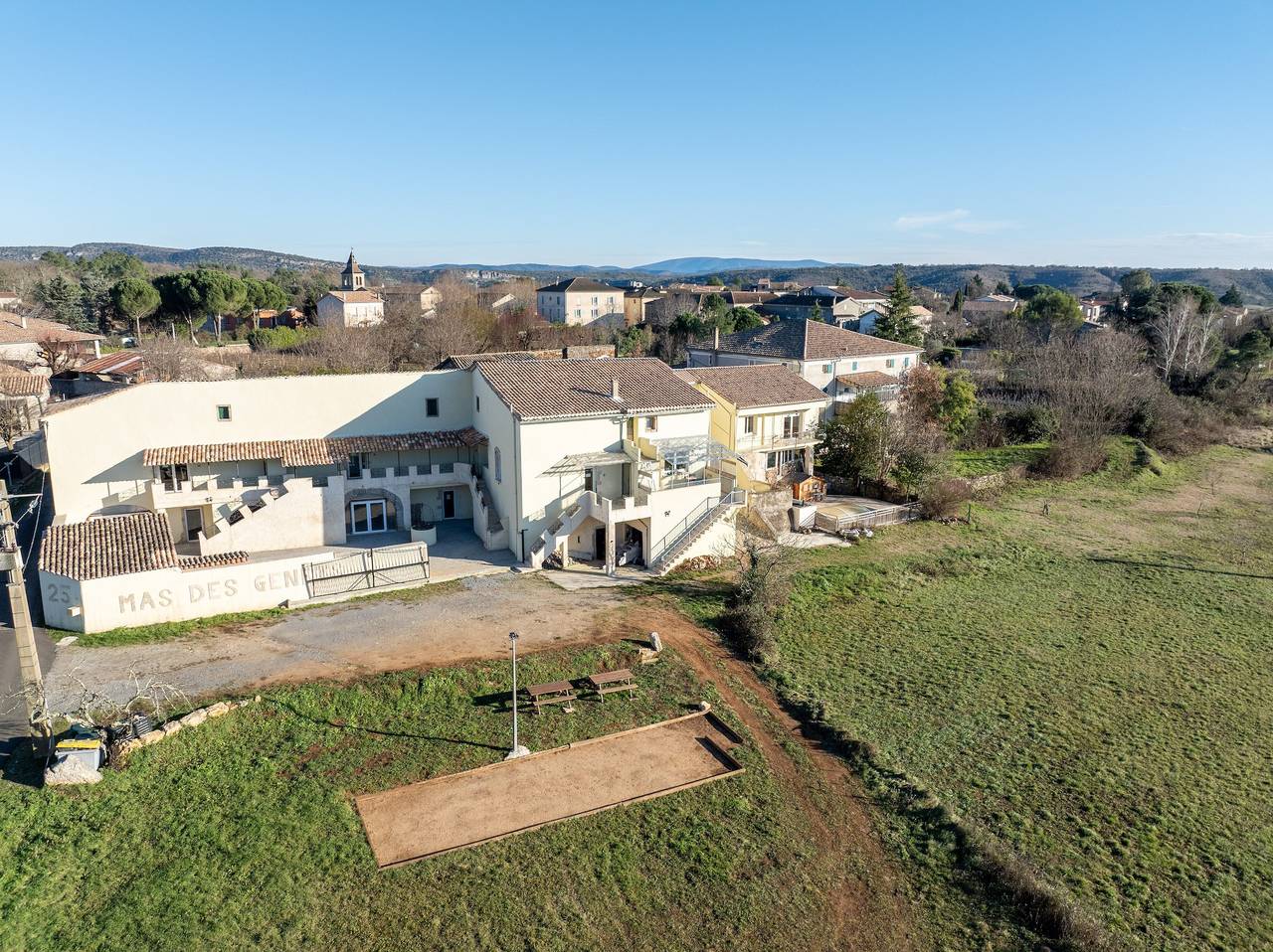 Maison de vacances 'Très Belle Maison' avec vue sur les montagnes, balcon et Wi-Fi in Laurac-en-Vivarais, Parc naturel régional des Monts d'Ardèche