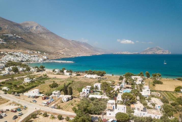 Location de vacances pour 2 personnes, avec jacuzzi et jardin ainsi que bassin pour enfant et piscine dans Egíali - 2