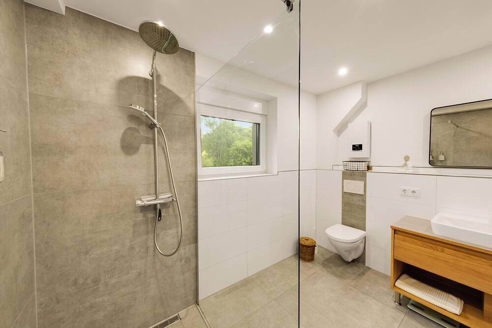 Entire apartment, Luxurious vacation apartment with private sauna in Wermelskirchen, Rheinisch-Bergischer Kreis