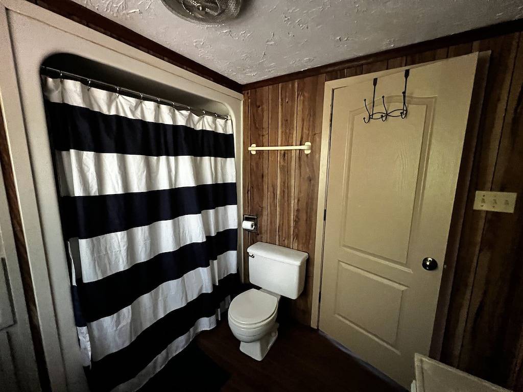 Cozy Cabin with Screened Porch and Fishing Dock on Lake D'Arbonne in Union Parish