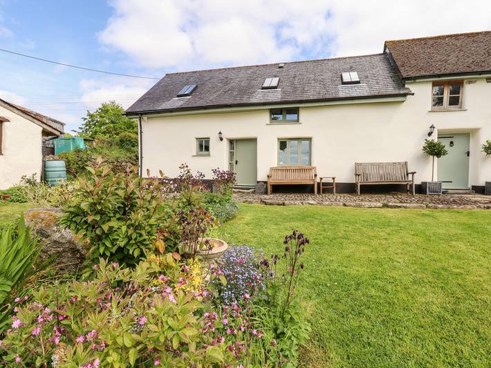 Cottage for 4 people, with garden, with pets in Devon