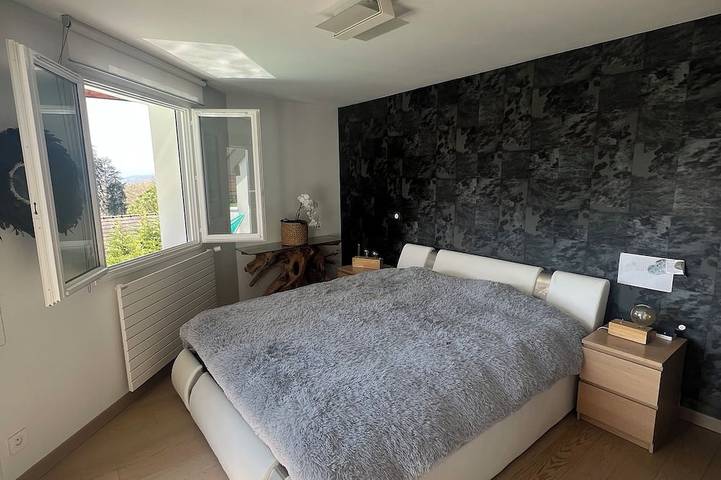 Villa pour 6 personnes, avec jardin ainsi que piscine et terrasse sur le Lac d'Annecy - 2