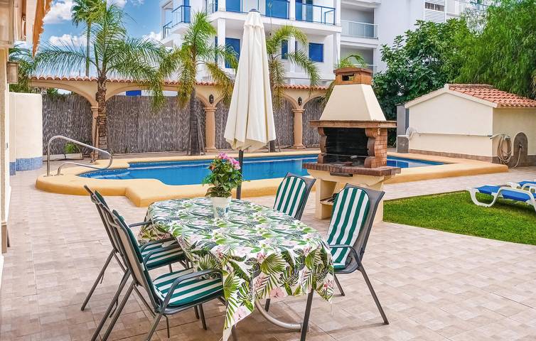 Rifugio sulla spiaggia con piscina, aria condizionata e terrazza in Almadrava, Costa Blanca