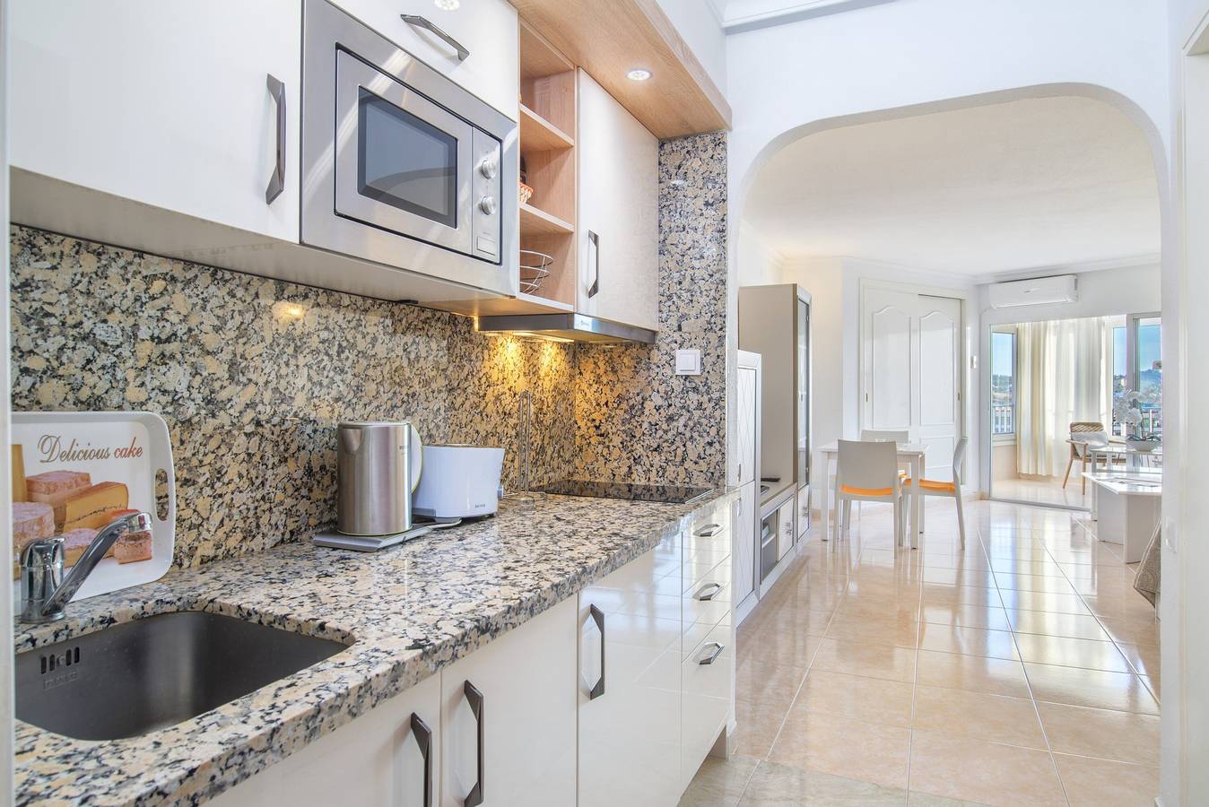 "Penthouse studio met uitzicht op zee" met zeezicht en zwembad, foto 12